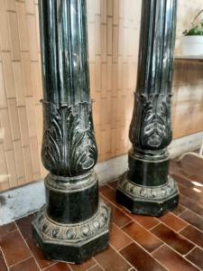 coppia di colonne in serpentino